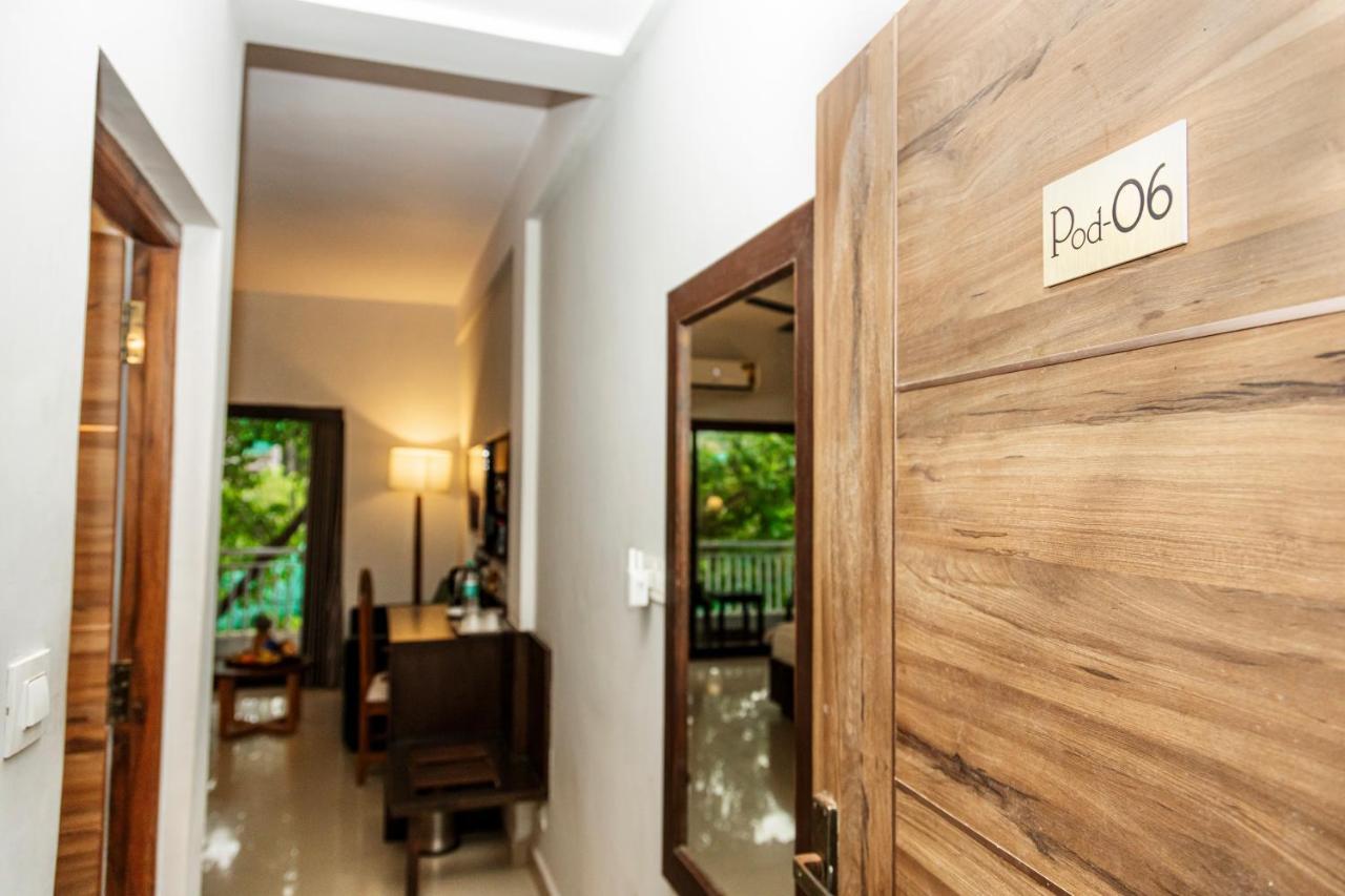 Hotel Fourteen Pods By The Sea Morjim Exterior foto
