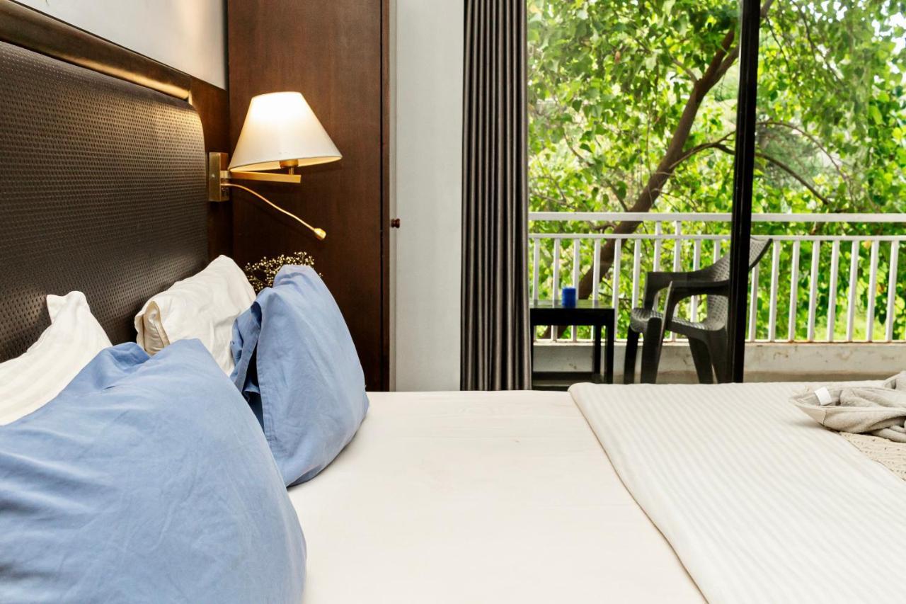 Hotel Fourteen Pods By The Sea Morjim Exterior foto