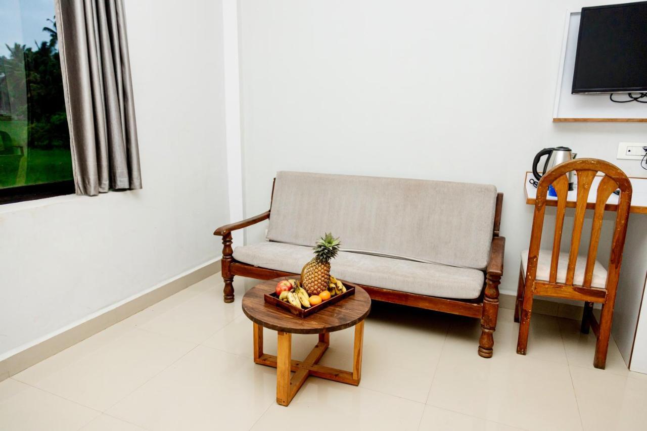 Hotel Fourteen Pods By The Sea Morjim Exterior foto